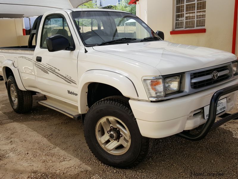 Toyota HILUX 2.7 SINGLE CAB 4X4 in Namibia