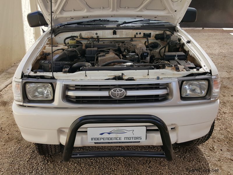 Toyota HILUX 2.7 SINGLE CAB 4X4 in Namibia