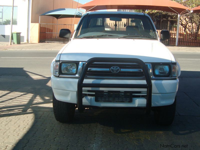 Toyota Hilux 2.7  2x4 S/C in Namibia