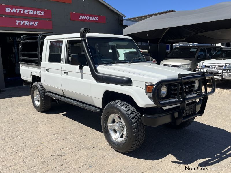 Toyota Land Cruiser 4.5 PETROL in Namibia