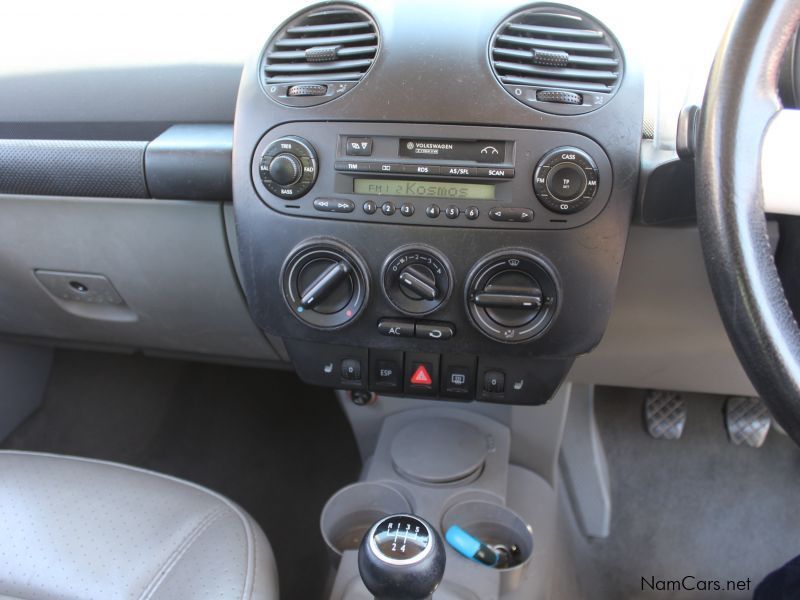 Volkswagen BEETLE 2.0 MANUAL in Namibia