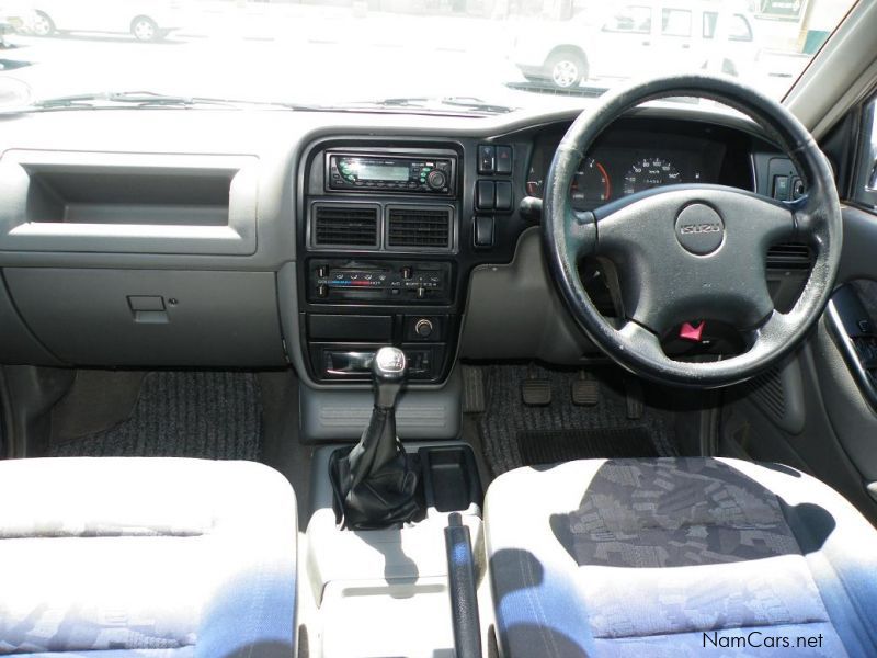 Isuzu KB 300 TDi LX DC in Namibia