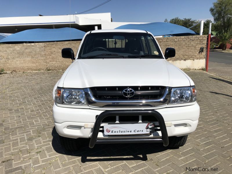 Toyota Hilux 2.7 D/C 4x2 Man in Namibia