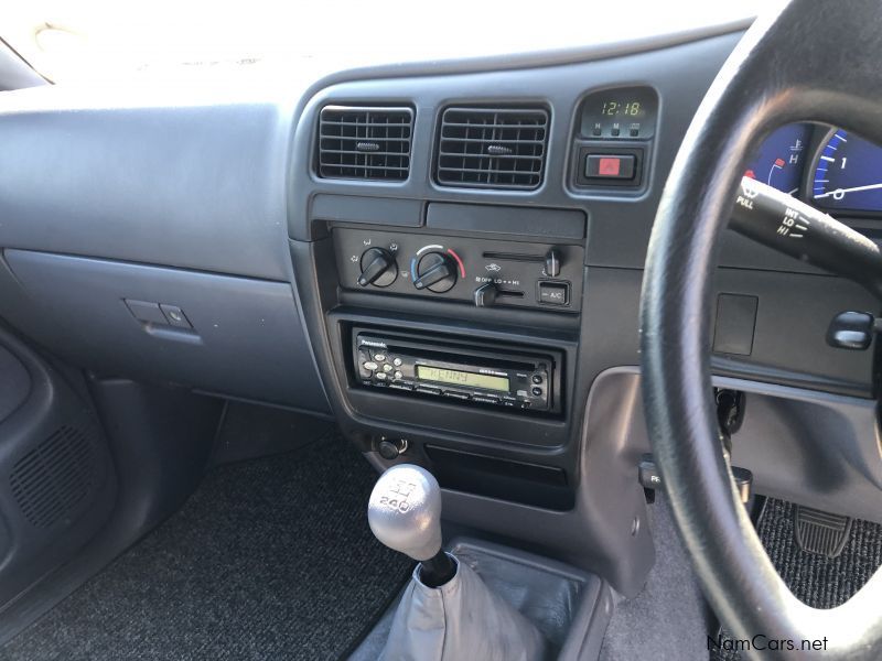 Toyota Hilux 2.7 D/C 4x2 Man in Namibia