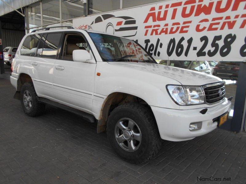 Toyota Land Cruiser 100 series SW  4x4 in Namibia