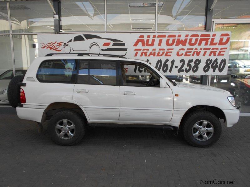 Toyota Land Cruiser 100 series SW  4x4 in Namibia