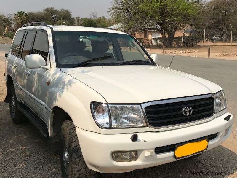 Toyota Land Cruiser 100VX 4.7 V8 in Namibia