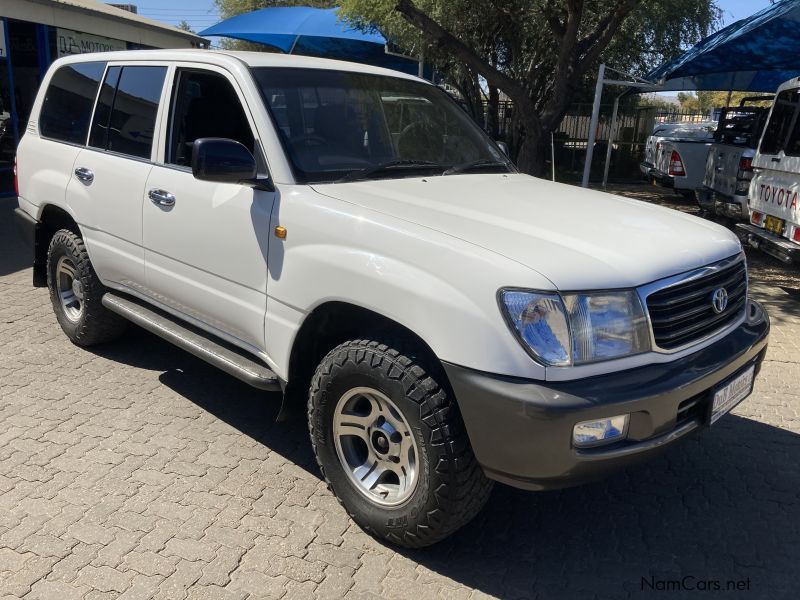 Toyota Land Cruiser 105 4.5 EFI GX in Namibia