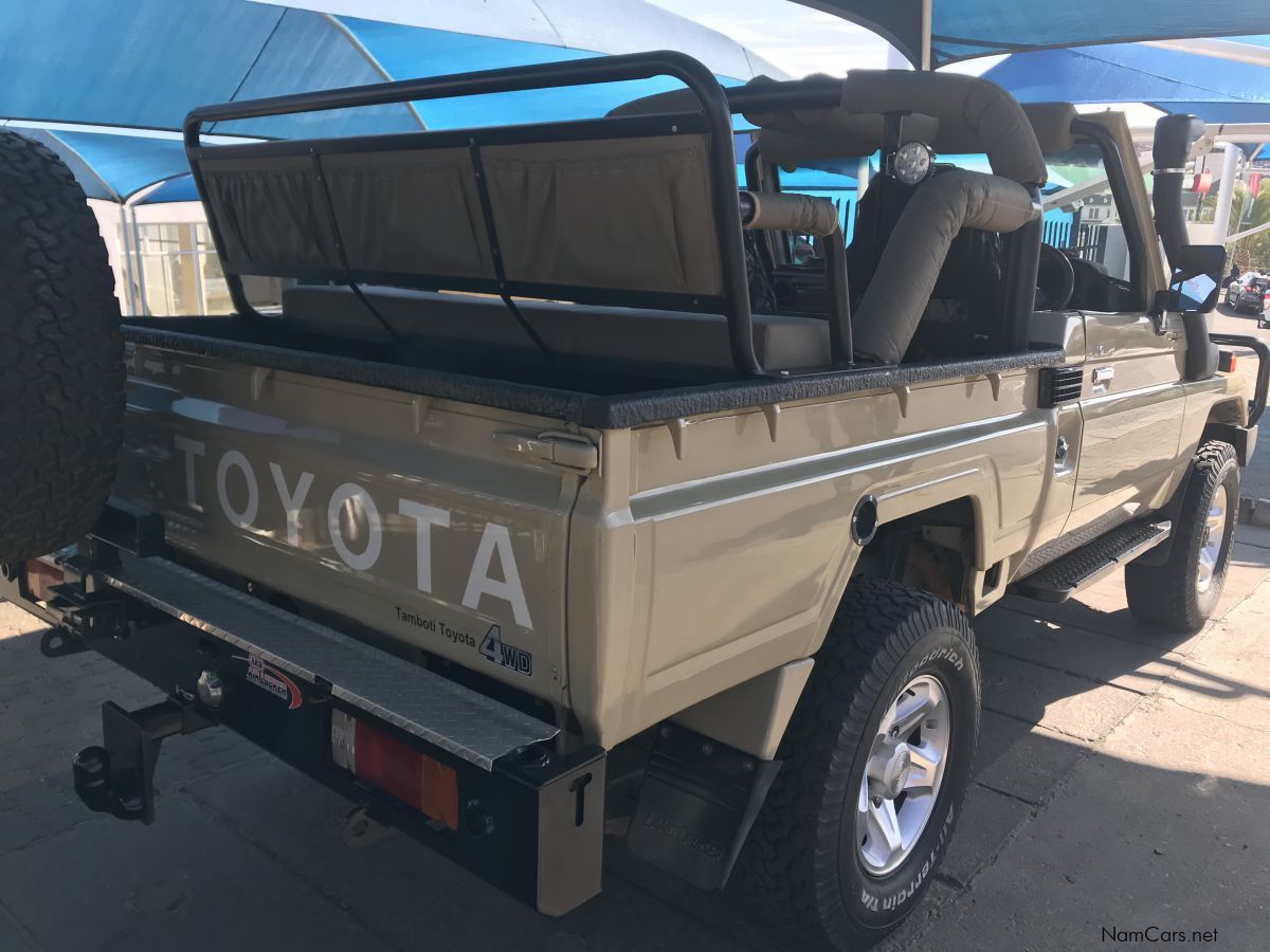 Toyota Landcruiser 4.5 EFi 4x4 S/C in Namibia