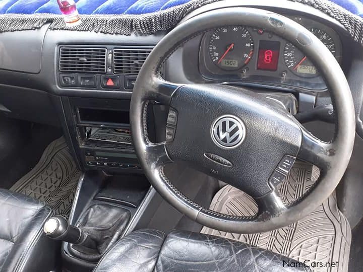 Volkswagen Golf mk4 2.3 V5 in Namibia