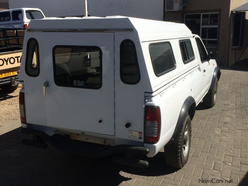Nissan Hardbody 2.4 S/Cab 4x4 in Namibia