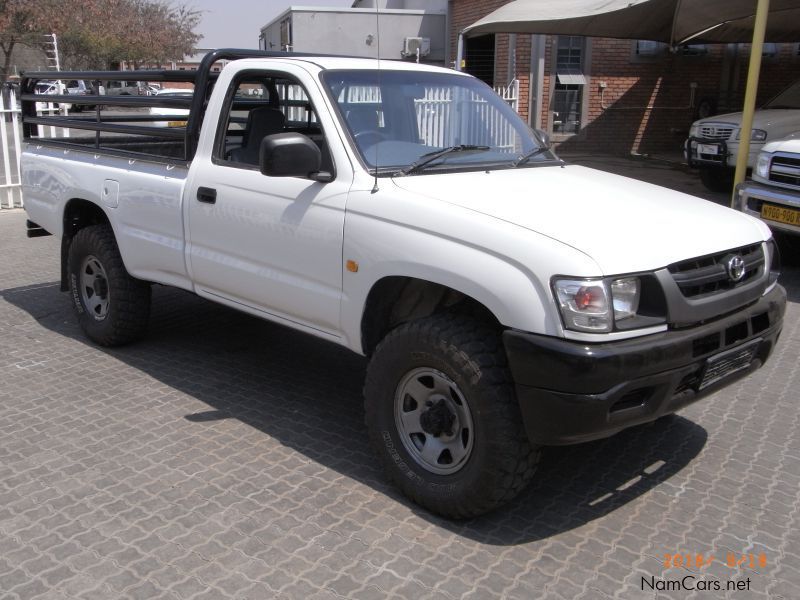 Toyota Hilux 2.7 i 4x4 S/cab in Namibia