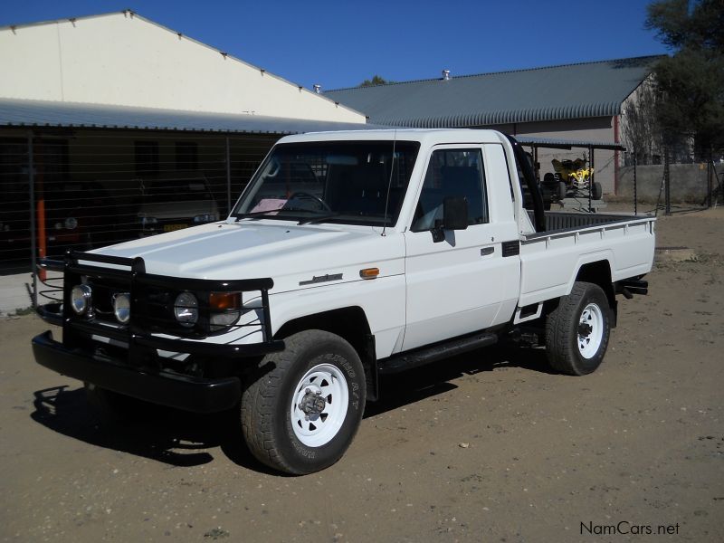 Toyota Land Cruiser 4.2D Pick-Up in Namibia