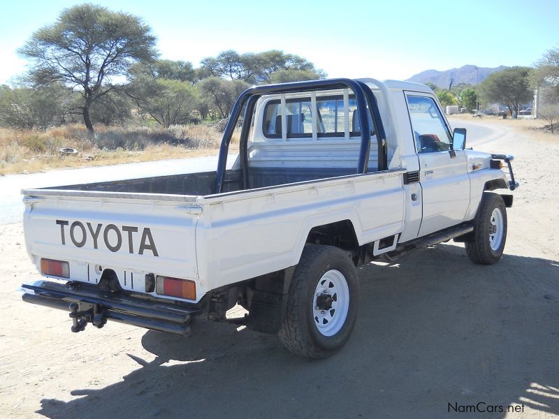 Toyota Land Cruiser 4.2D Pick-Up in Namibia