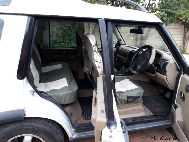 Land Rover Discovery 2 in Namibia