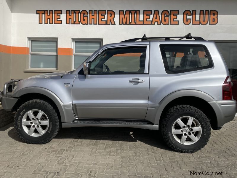 Mitsubishi PAJERO 3.8L V6 in Namibia