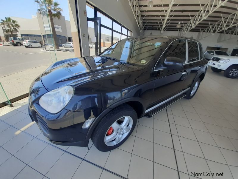 Porsche Cayenne 4.5i V8 Turbo in Namibia