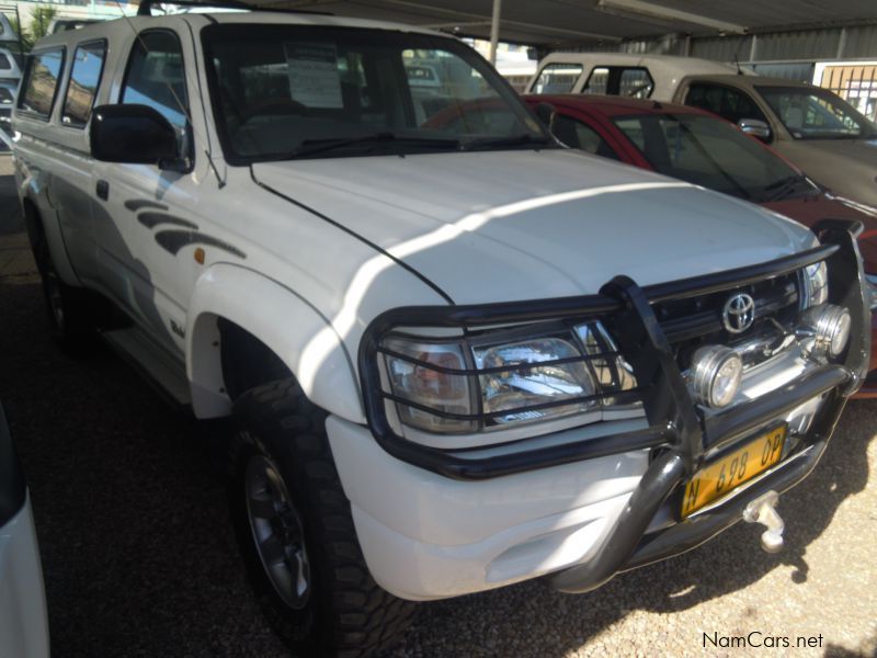 Toyota HILUX 2.7I S/CAB 4X4 in Namibia