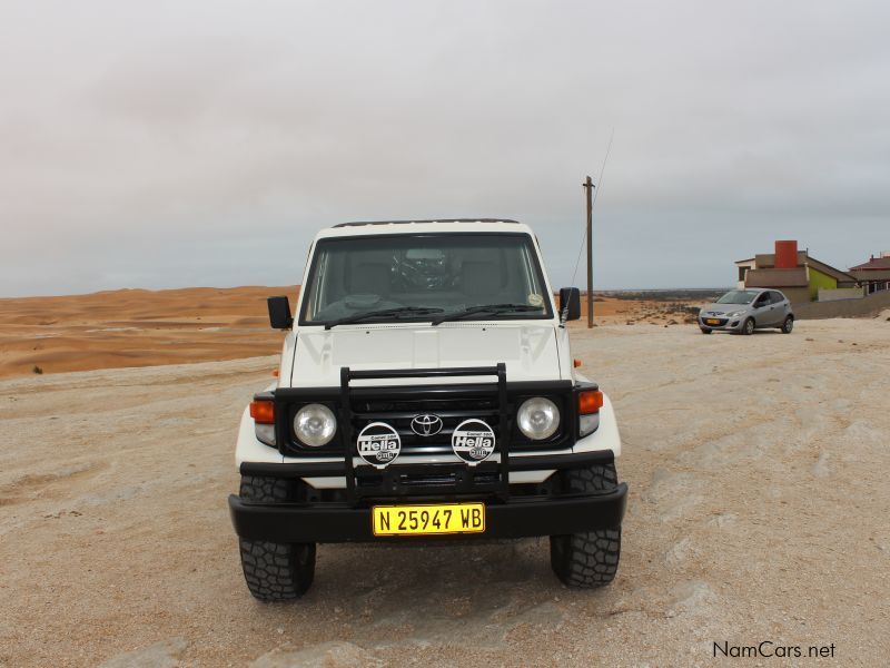 Toyota Land Cruiser 4.5 EFI, Straight 6 in Namibia