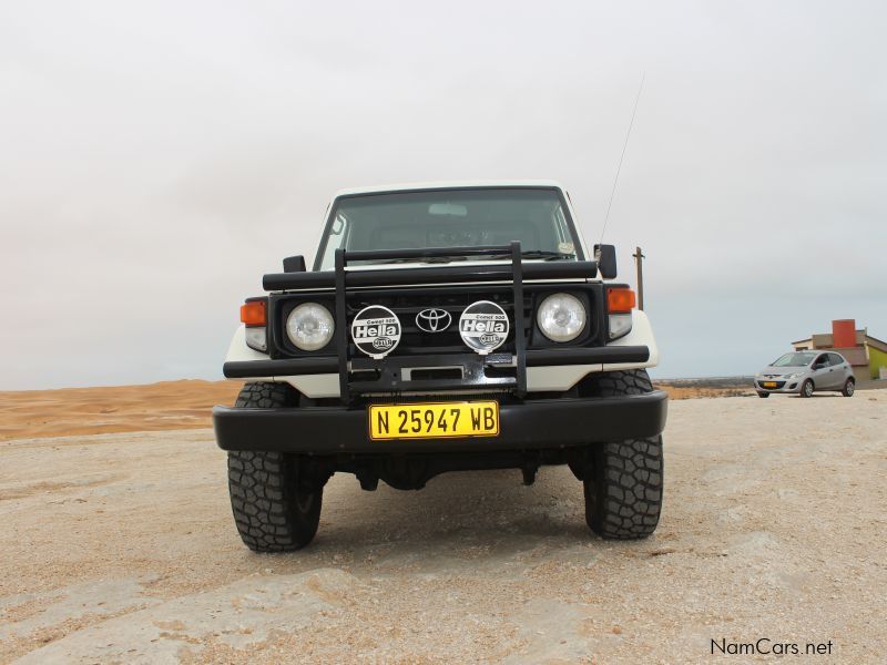 Toyota Land Cruiser 4.5 EFI, Straight 6 in Namibia