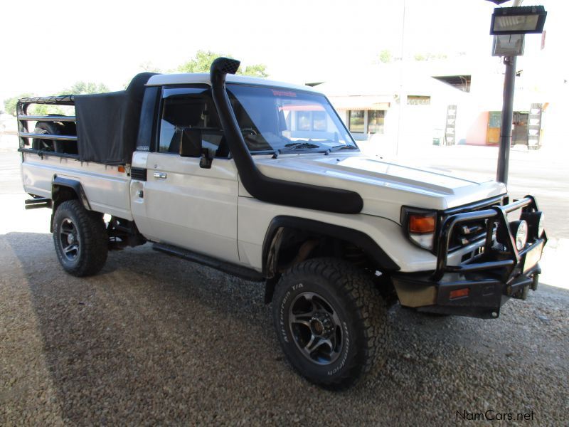 Toyota Land Cruiser 4500 EFi 4WD in Namibia