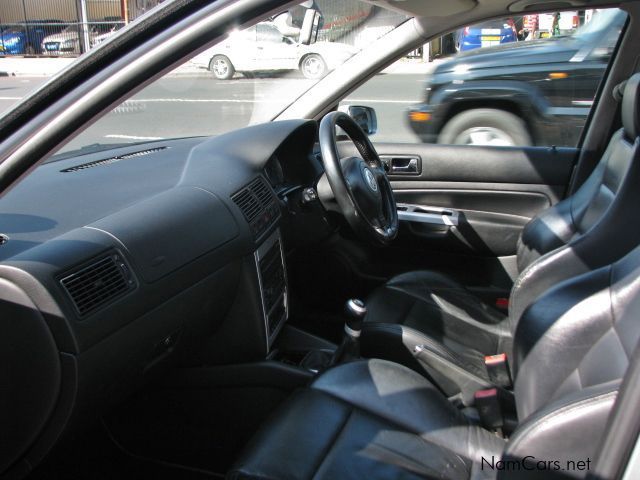 2004-Volkswagen-Golf-GTI-R-25648-7880988_8.jpg