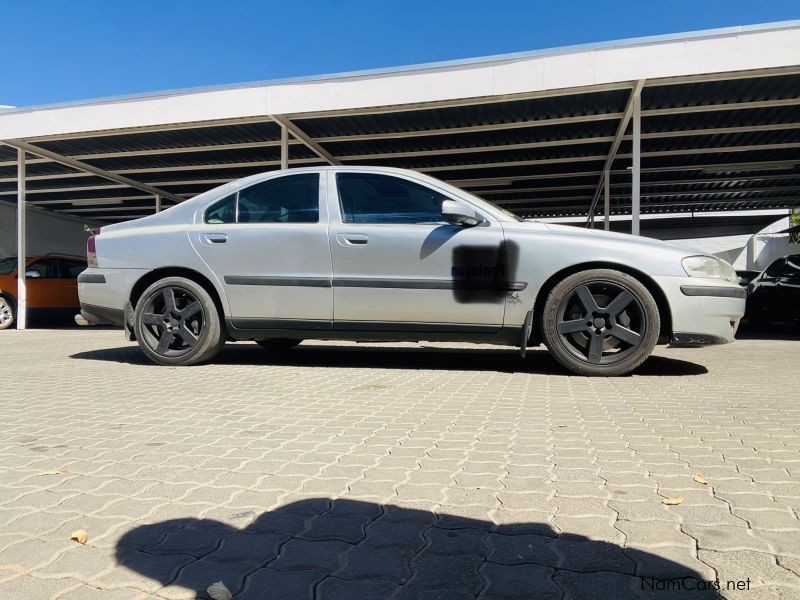 Volvo S60R in Namibia