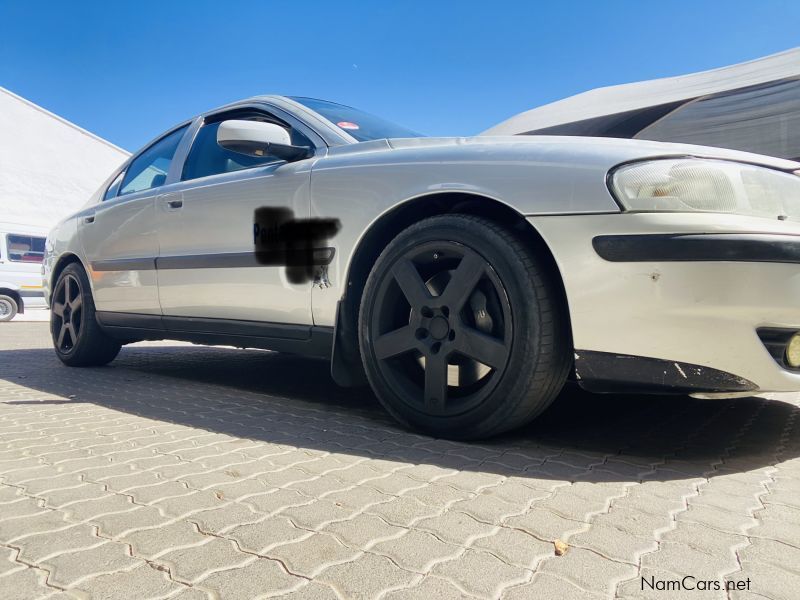 Volvo S60R in Namibia