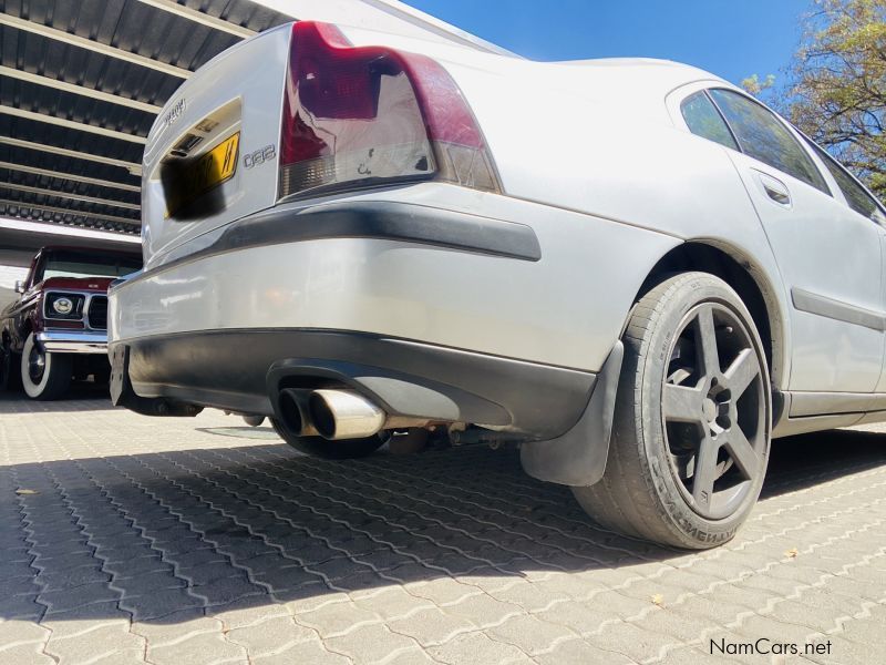 Volvo S60R in Namibia