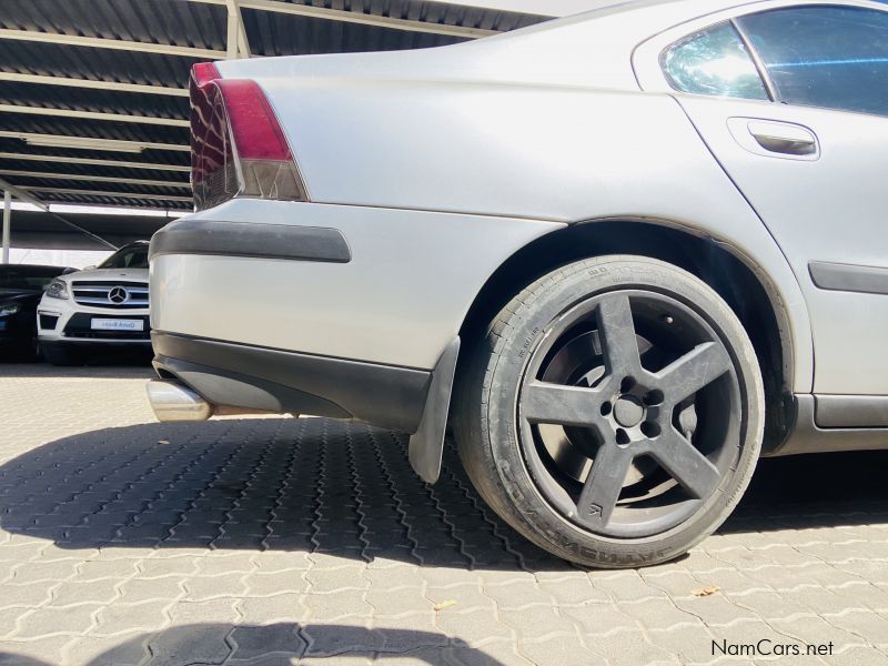 Volvo S60R in Namibia