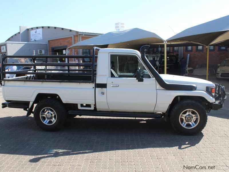 Toyota Cruiser 4.5 EFI in Namibia