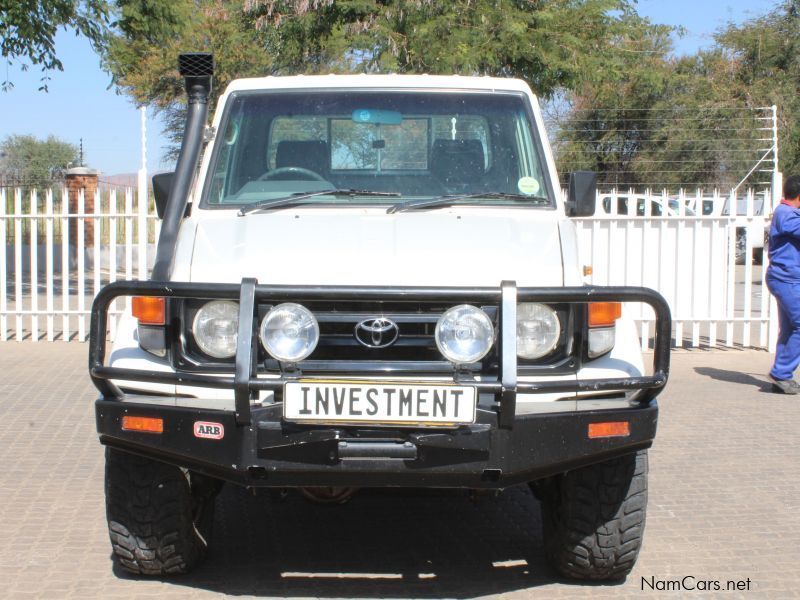 Toyota Cruiser 4.5 EFI in Namibia