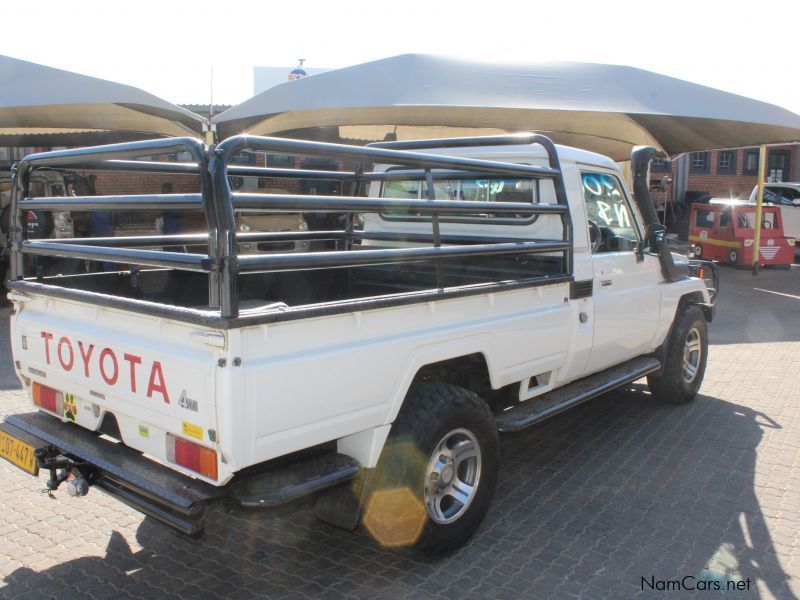Toyota Cruiser 4.5 EFI in Namibia