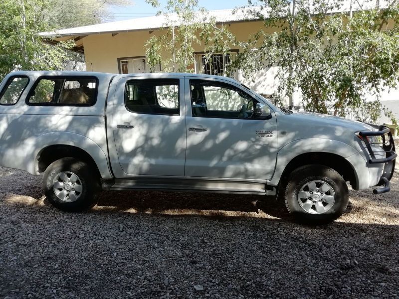 Toyota Hilux 4l Raider 4x4 in Namibia