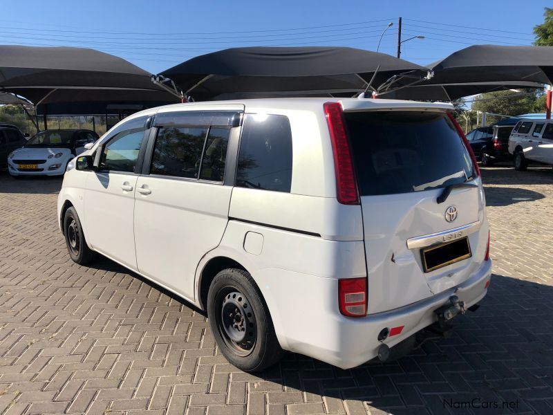 Toyota Isis 1.8 Petrol Auto in Namibia