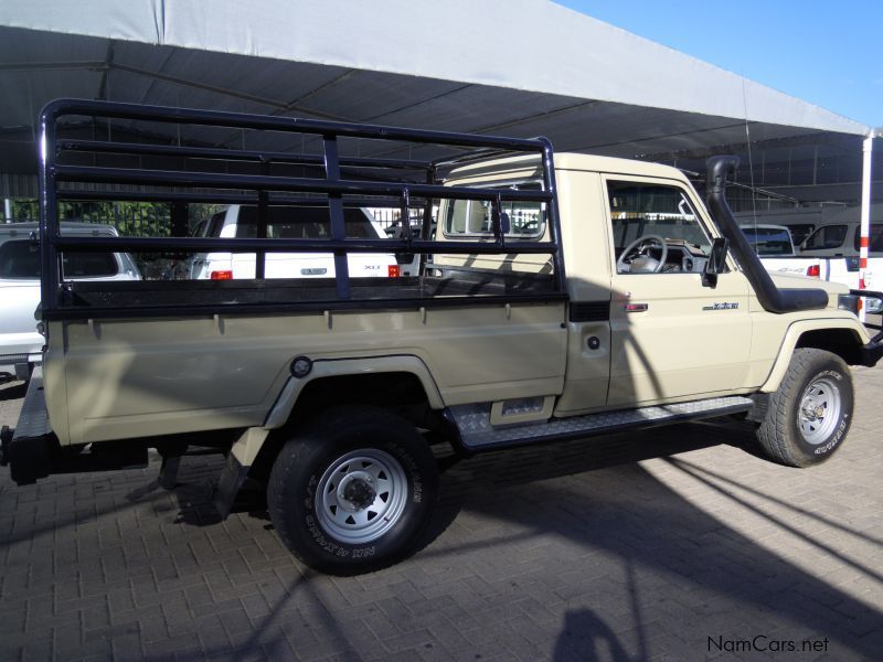 Toyota LANDCRUISER 4.5EFI S/CAB 4X4 in Namibia