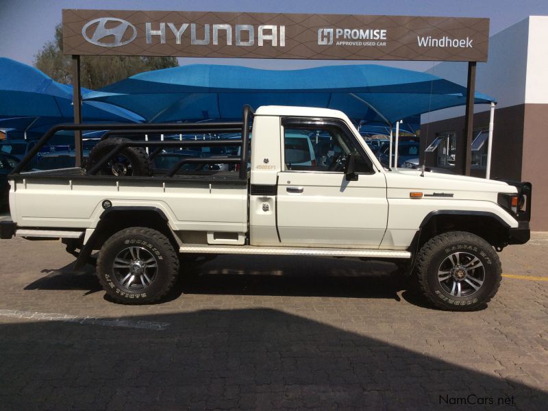 Toyota Land Cruiser 4.5 EFI Single Cab 4X4 in Namibia