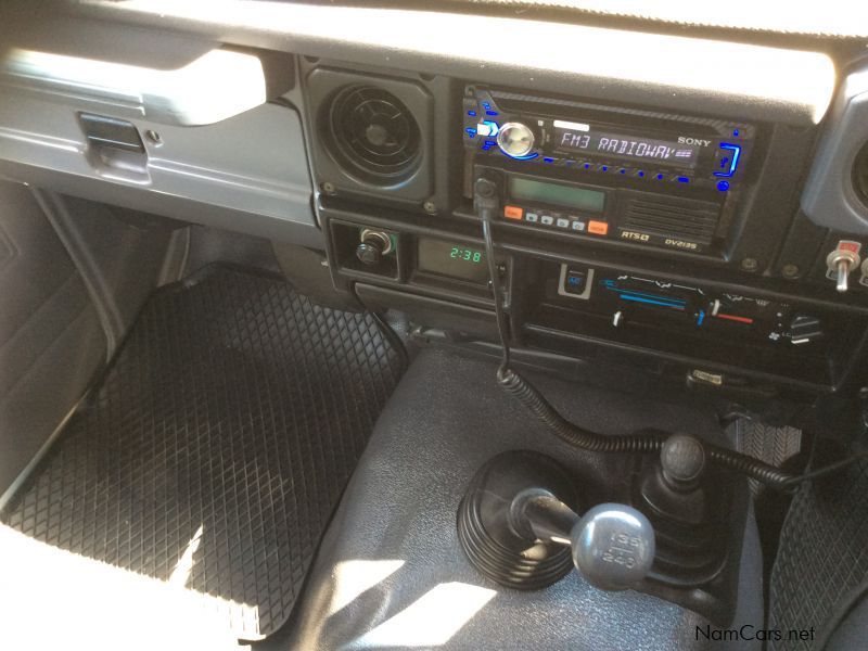 Toyota Land Cruiser 4.5 EFI Single Cab 4X4 in Namibia