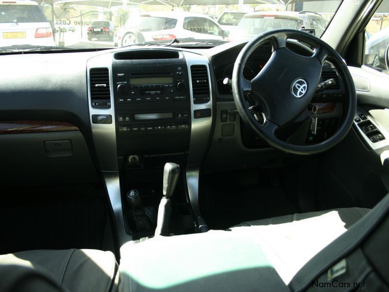 Toyota Land Cruiser V6 Prado VX in Namibia