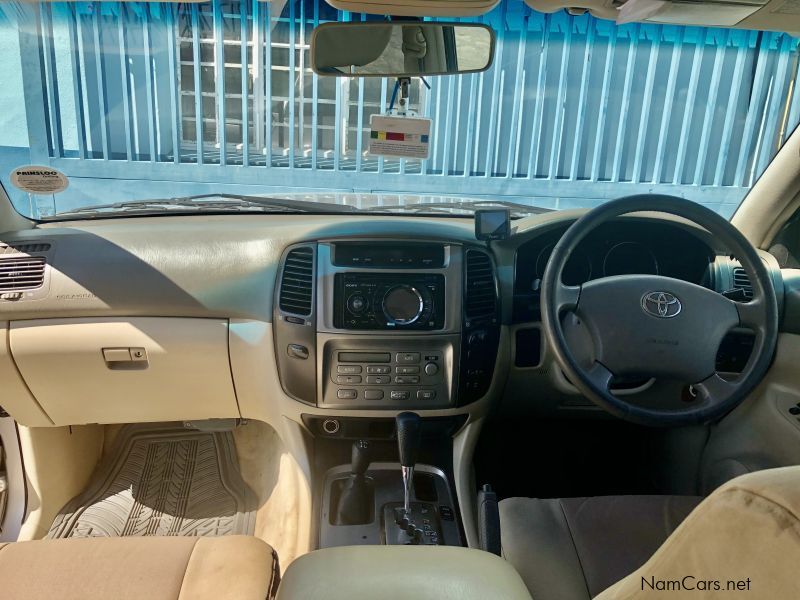 Toyota Land Cruiser VX 100 V8 in Namibia