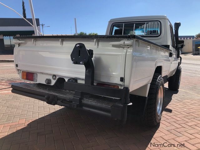 Toyota Landcruiser 4.5 EFI S/C in Namibia