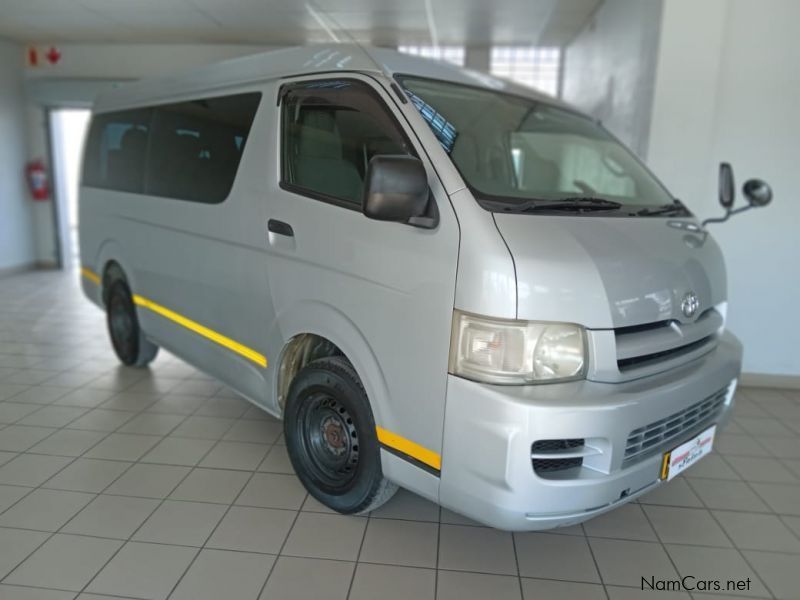 Toyota Quantum 2.7 A/T 10 seater in Namibia