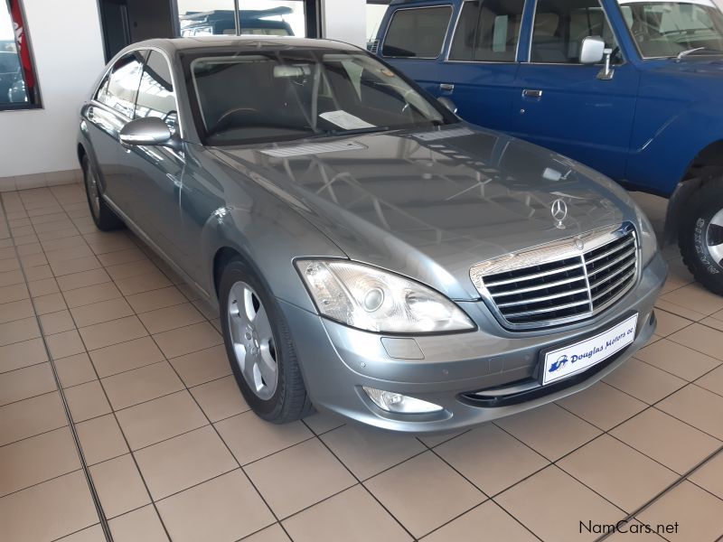 Mercedes-Benz S500 in Namibia
