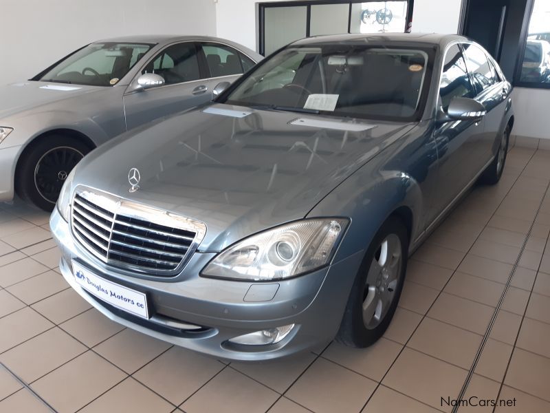 Mercedes-Benz S500 in Namibia