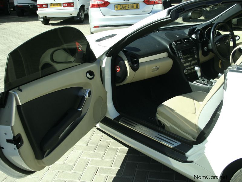 Mercedes-Benz SLK 350 a/t convertible 2 door in Namibia