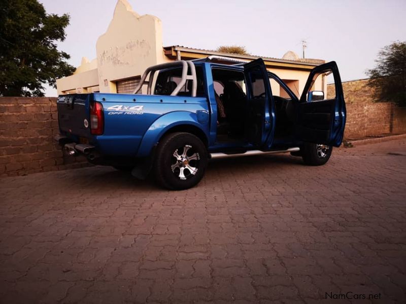 Nissan Hardbody 3.3 V6 in Namibia