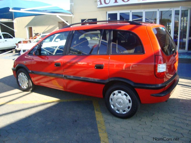 Opel Zafira in Namibia