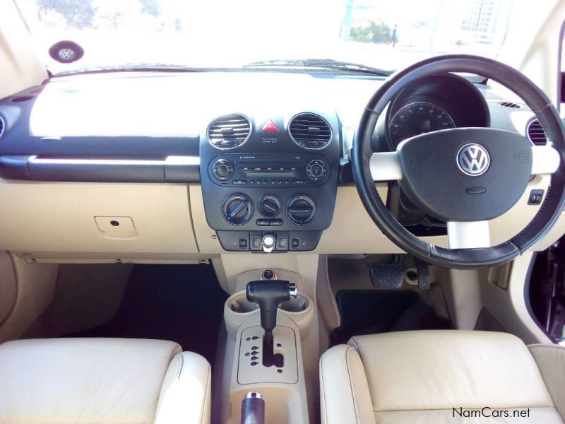 Volkswagen Beetle 2.0 Convertible A/T in Namibia