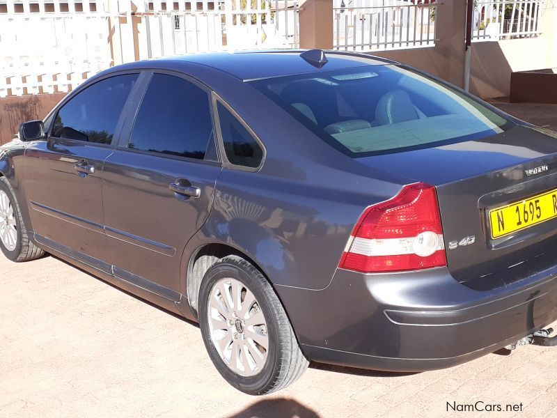 Volvo S40 2.4i in Namibia