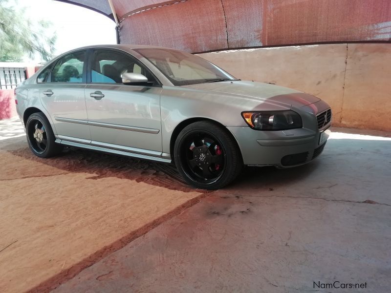 Volvo S40 T5 2.5 in Namibia